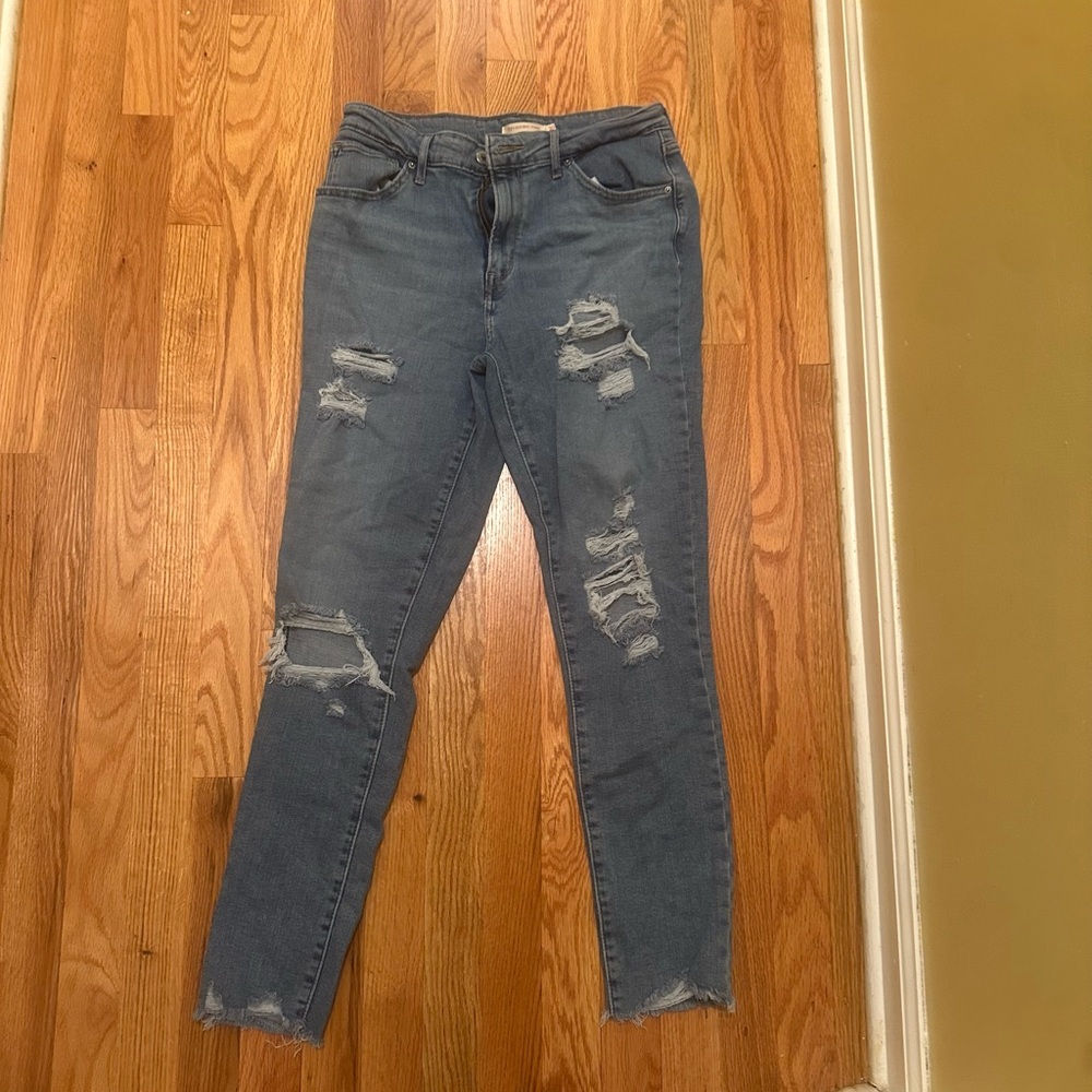 Levi’s Distressed Skinny Jeans
